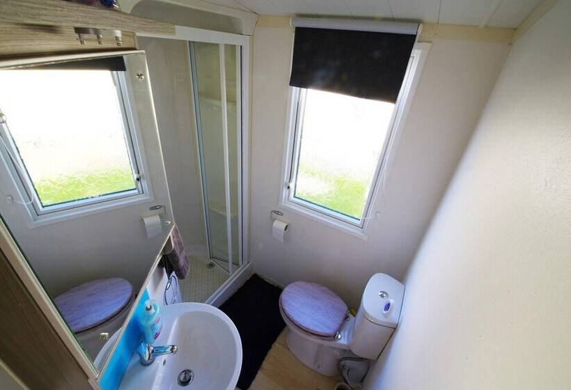 Lovely 2 Bed Static Caravan In Rhyl
