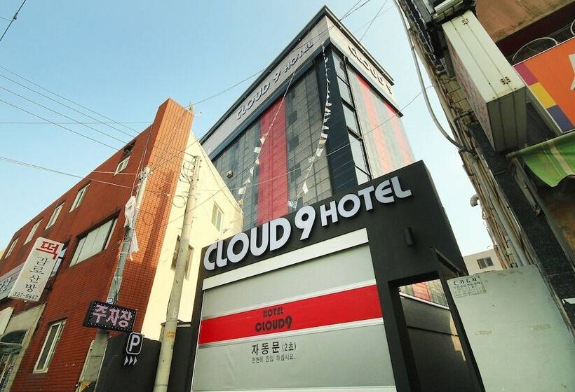 فندق على الطريق Gimhae Buwondong Cloud Nine