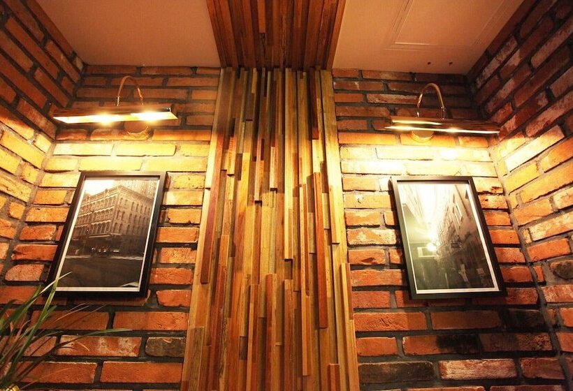 מוטל Wolgot Design Hotel Xym