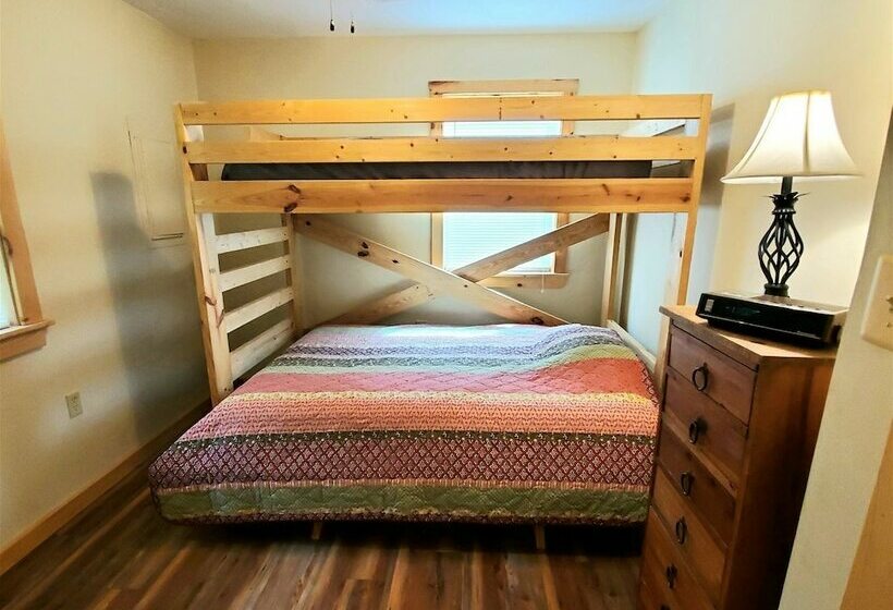 Steel Driver River Cabin