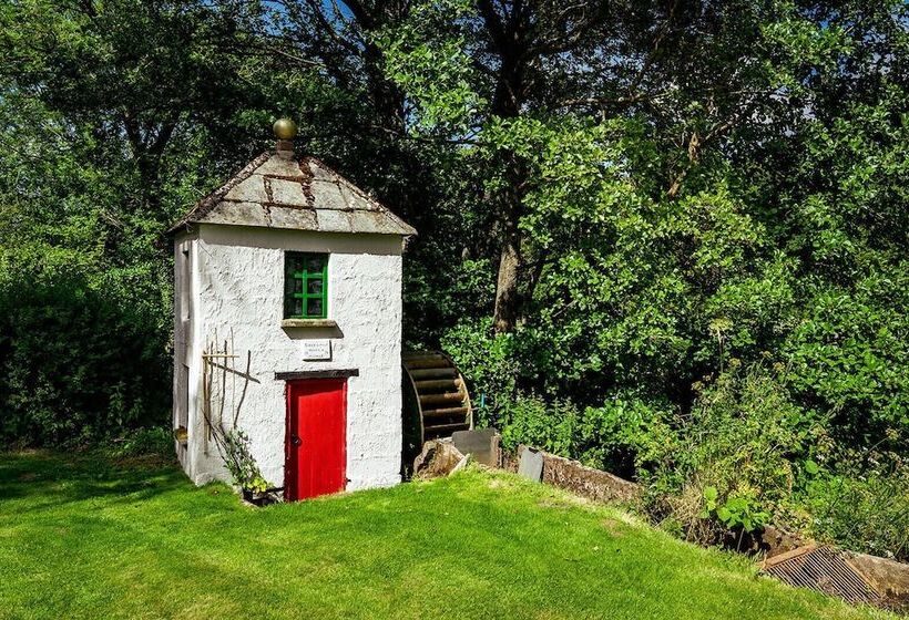 Weeke Brook   Quintessential Thatched Luxury Devon Cottage
