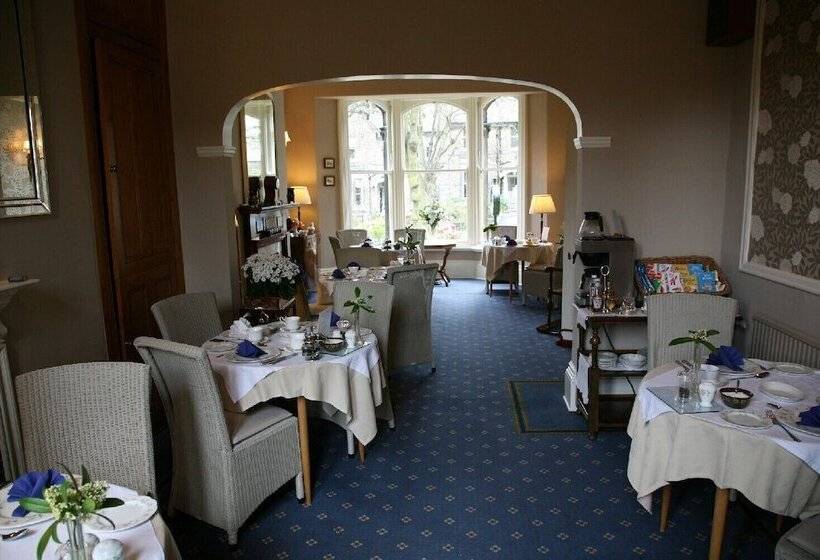 تختخواب و صبحانه Alexandra Court