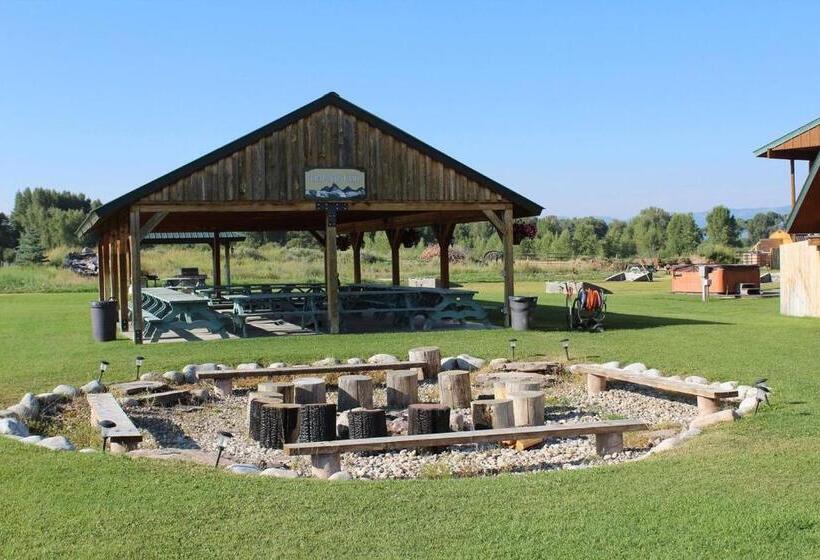 Отель Teton Peaks Resort