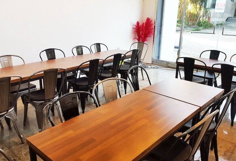 Inthree Gueshouse Hostel