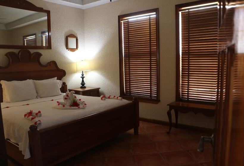 Grand Colony Island Villas