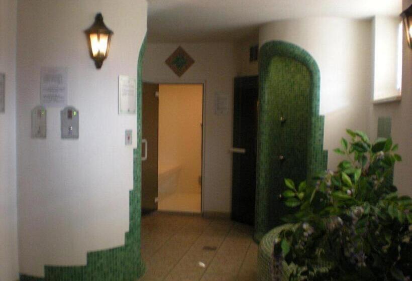 هتل Albergo Fiordaliso