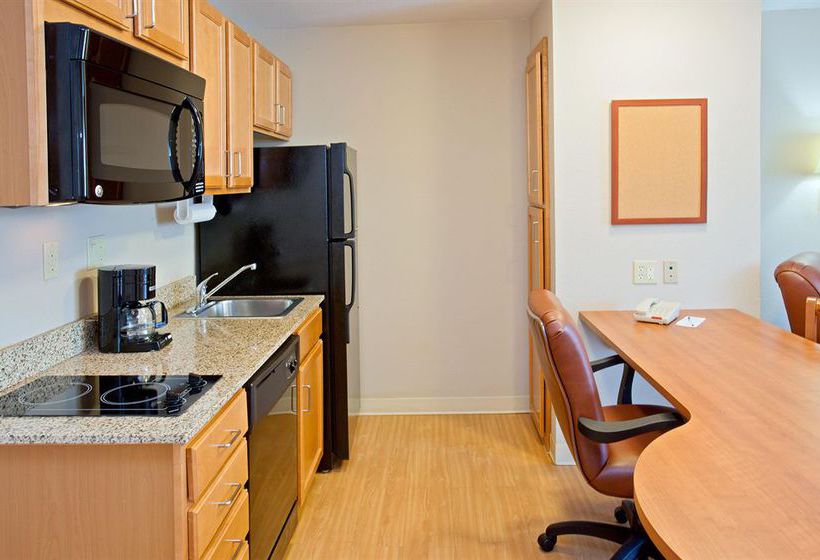هتل Candlewood Suites Houston Medical Center