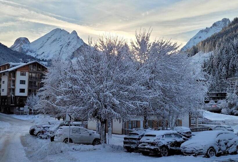 هتل Garni B&b Mozart Nesthouse