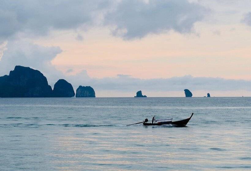 هتل Holiday Ao Nang Beach Resort, Krabi