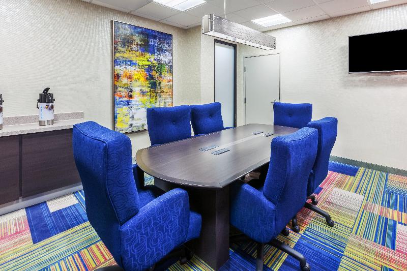 هتل Holiday Inn Express & Suites Houston East, An Ihg