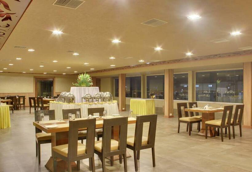 בית מלון כפרי Justa Hyderabad