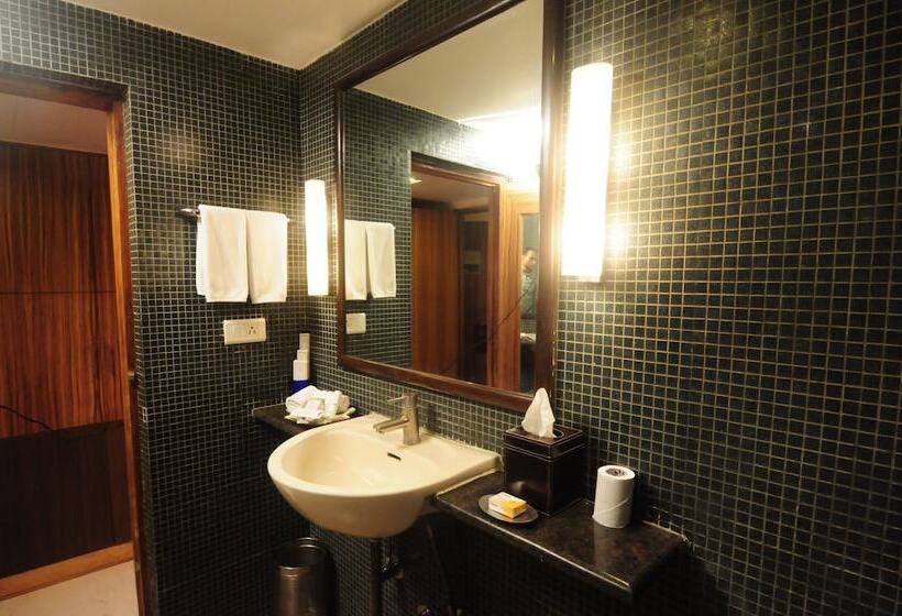 בית מלון כפרי Justa Hyderabad