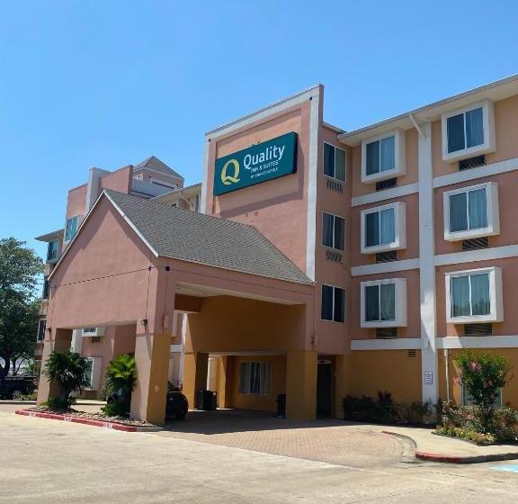 هتل Quality Inn & Suites West Chase