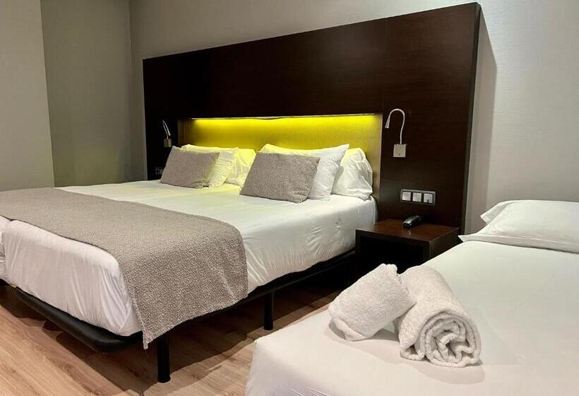 هتل Turia Granada