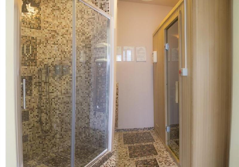 فندق Viola Palace