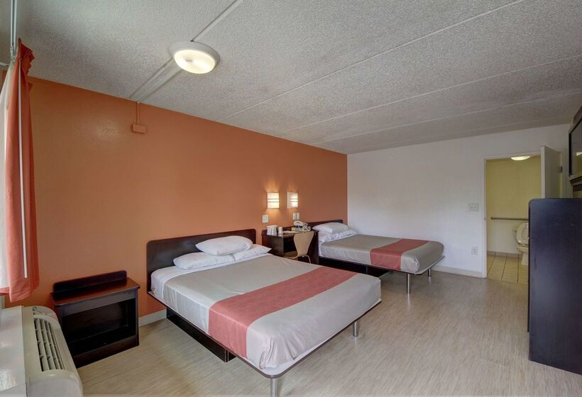Motel 6 San Antonio, Tx  Downtown  Market Square