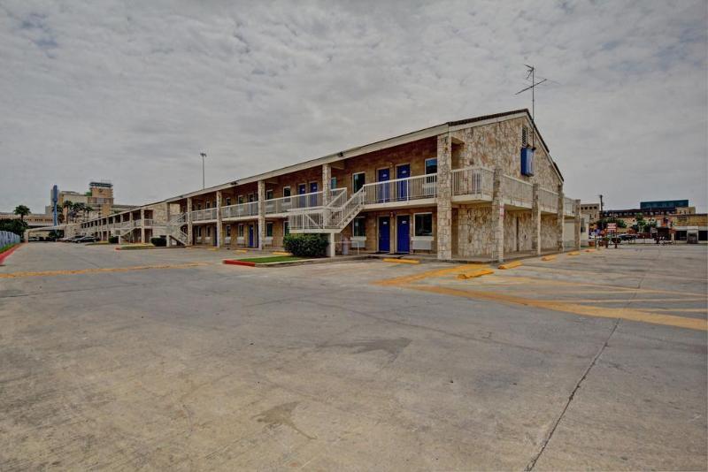 Motel 6 San Antonio, Tx  Downtown  Market Square