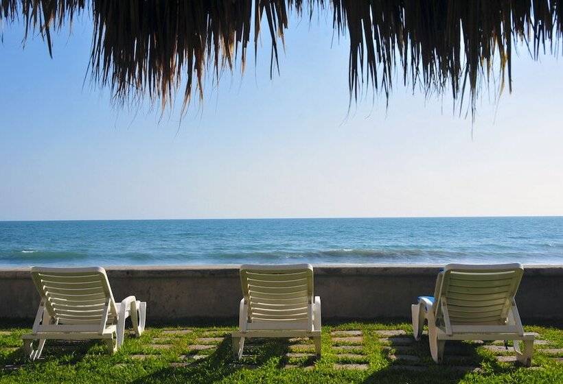 Villas El Rancho Green Resort