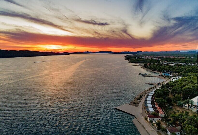 ホテル Amadria Park Deluxe Mobile Homes