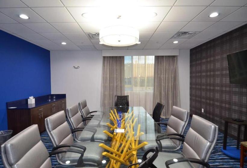 בית מלון כפרי Glō Best Western Enid Ok Downtown   Convention Center