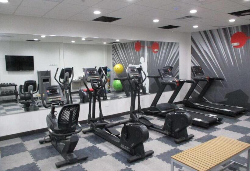 בית מלון כפרי Glō Best Western Enid Ok Downtown   Convention Center