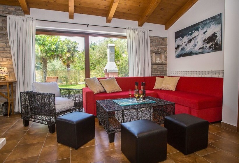 Beautiful Decorated Villa For 8 Persons With Private Pool In A Quiet Location