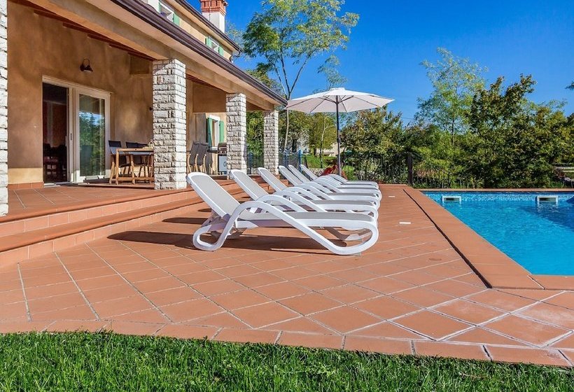 Beautiful Villa With Swimming Pool Surrounded By A Natural Fence