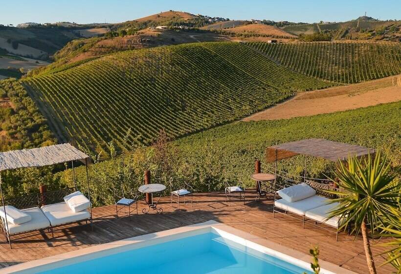 Enticing Apartment In Ascoli Piceno With Swimming Pool