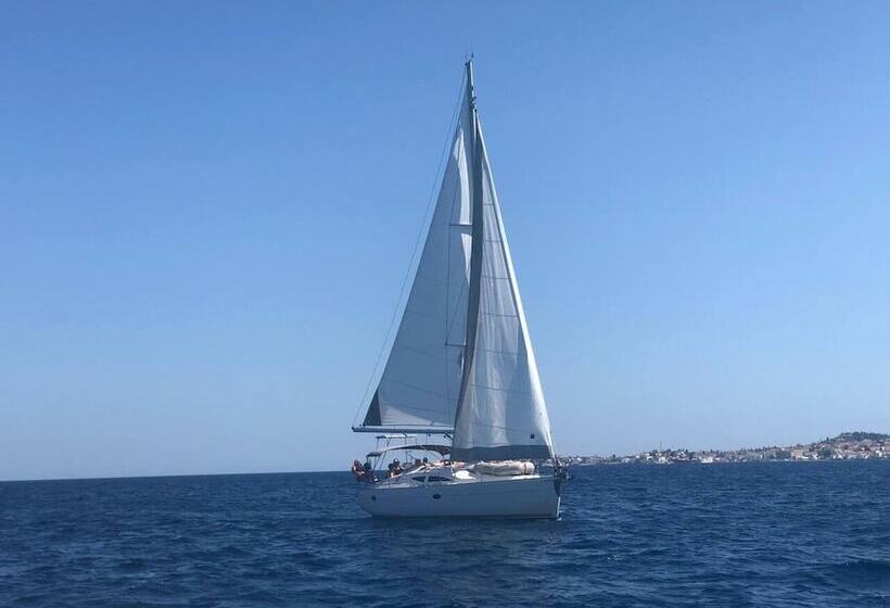 ホテル Sailing Yacht By Owner, Holidays To Greek Islands