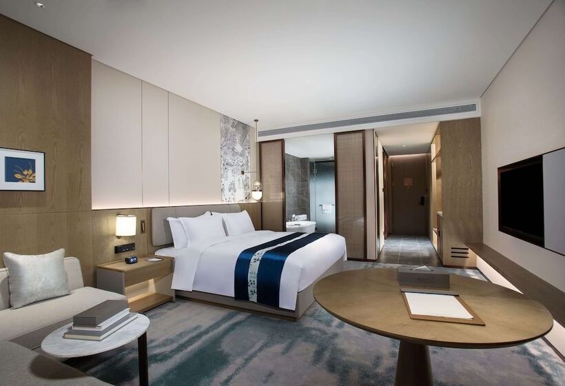Отель Wyndham Zhangshu