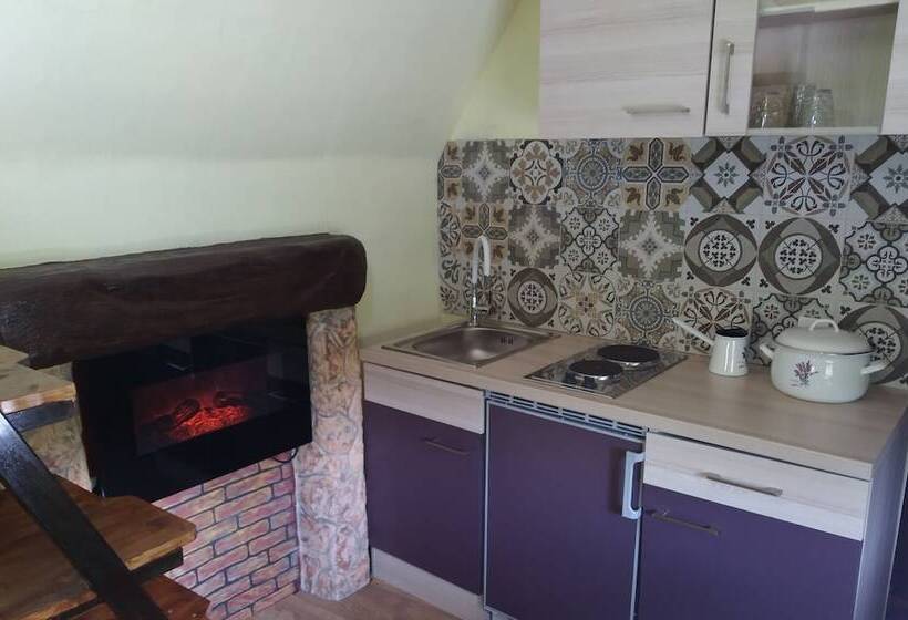 Immaculate 2 Bed Cottage Near Krka Waterfalls