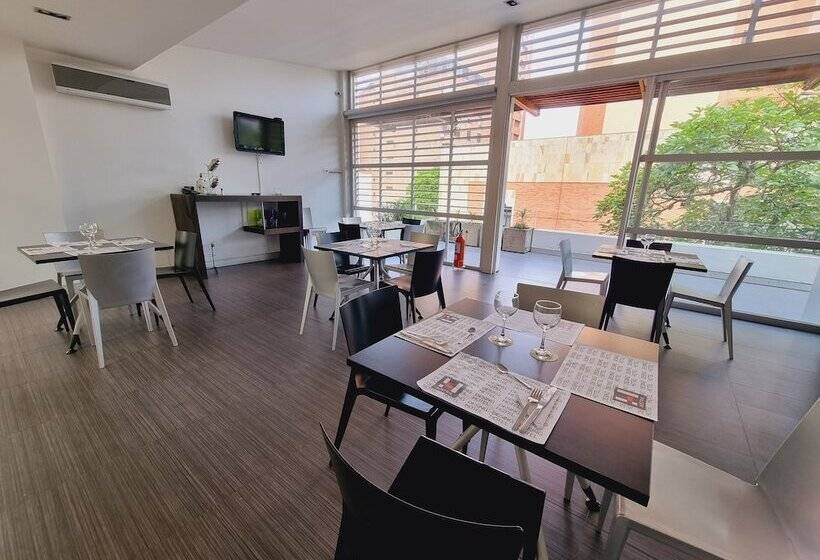 هتل Austral Suites