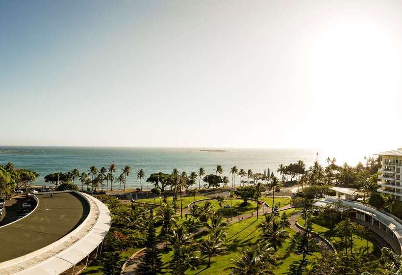 هتل Hilton Noumea La Promenade Residences