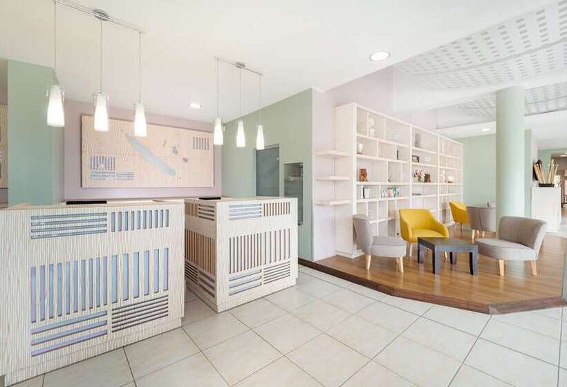 هتل Hilton Noumea La Promenade Residences