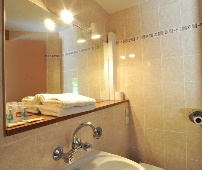 هتل Hôtel Le Relais De Trans