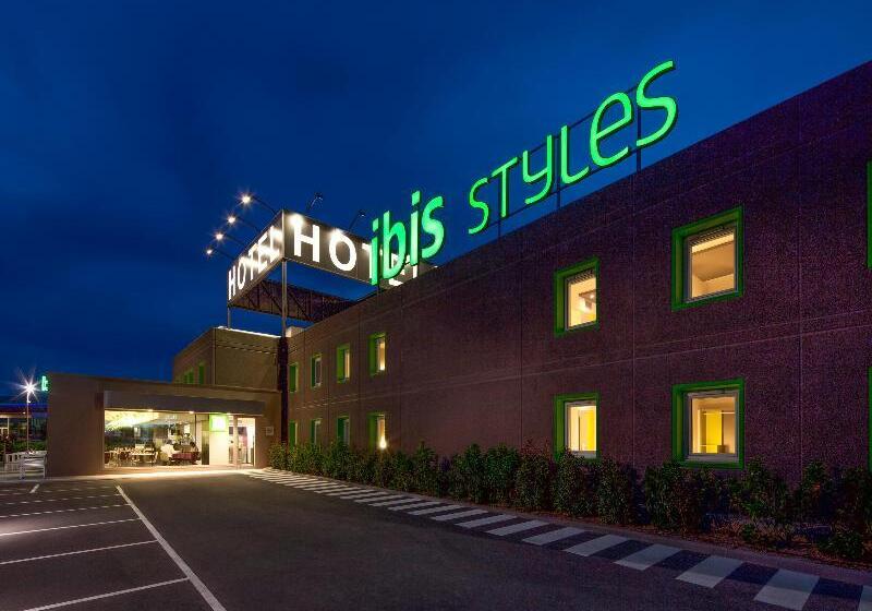 فندق Ibis Styles Lleida Torrefarrera