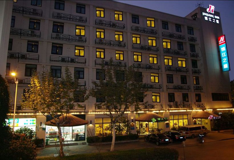 호텔 Jin Jiang Inn Hongkou Football Stadium