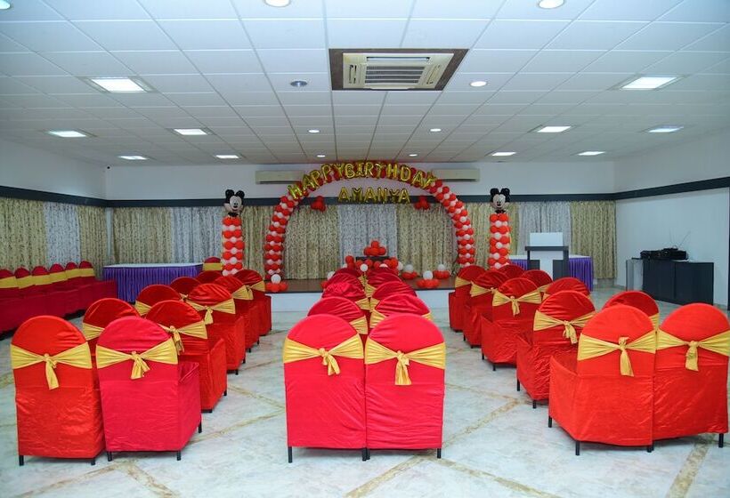 فندق Lion Lords Inn Rajula