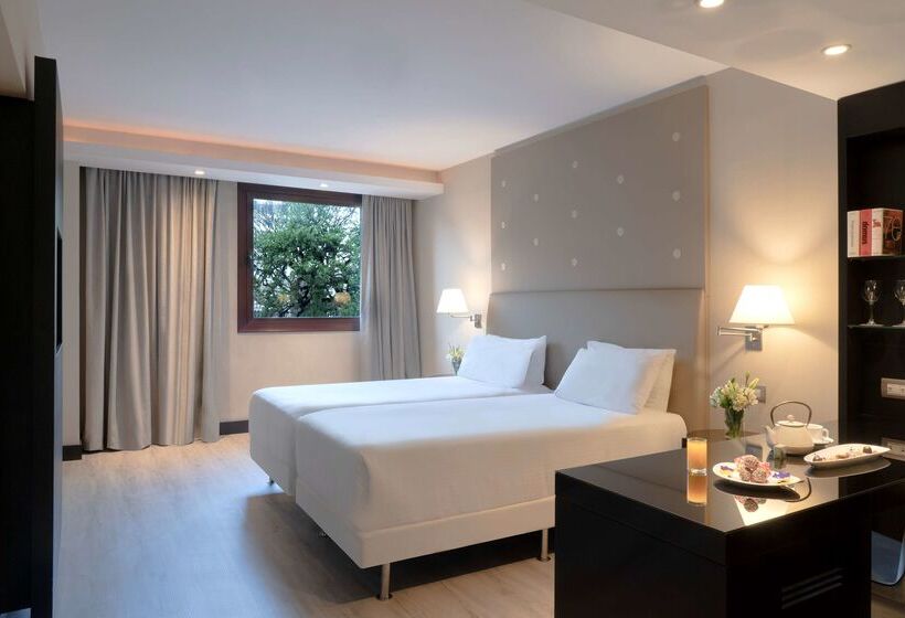 هتل NH Buenos Aires 9 De Julio