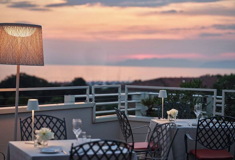 هتل Versilia Lido | Una Esperienze