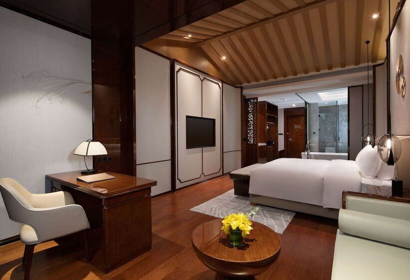 בית מלון כפרי Wyndham Xinyi Lotus Lake