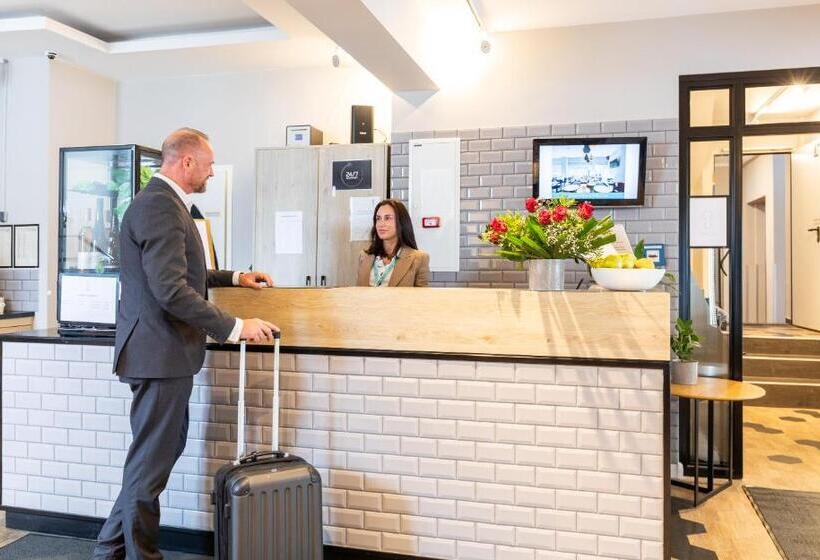 هتل Yors Boutique