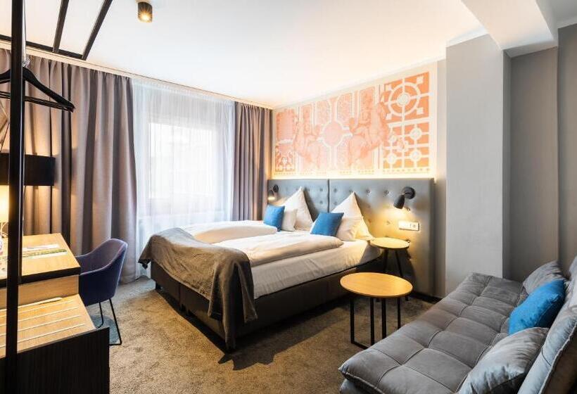 هتل Yors Boutique