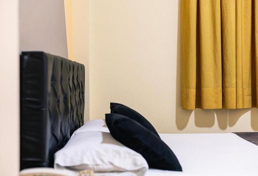 هتل Calle Real Suite