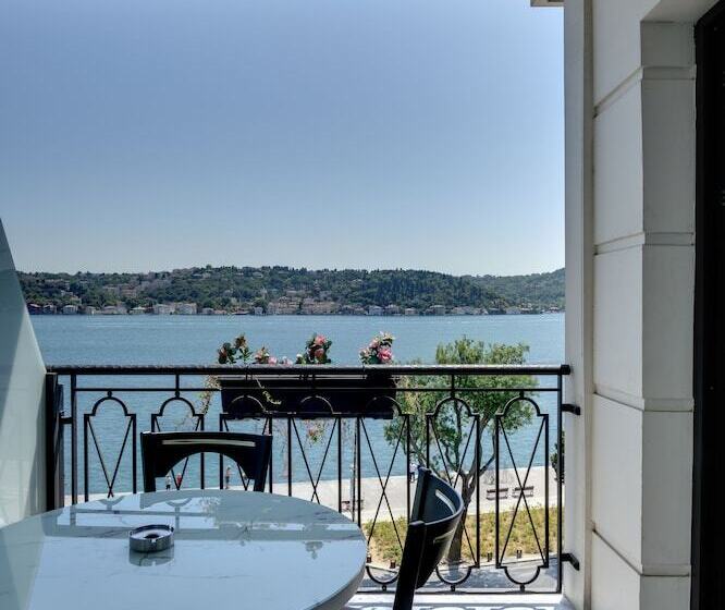 فندق Emirganli Suites