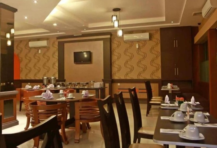 فندق Happy Inn
