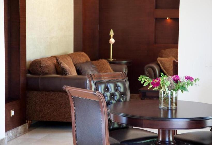 هتل Okeanis Golden Resort