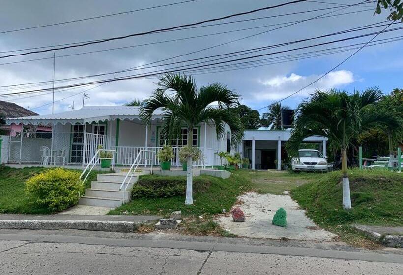 هتل Posada Caribbean Refuge