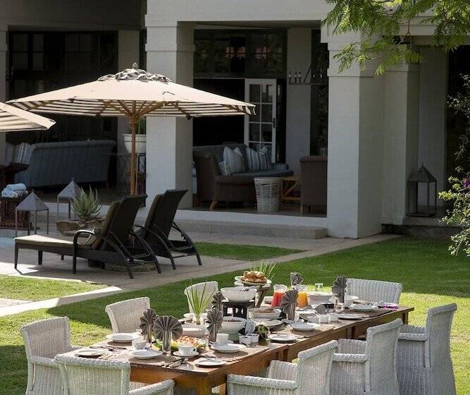 בית מלון כפרי Samara Karoo Reserve