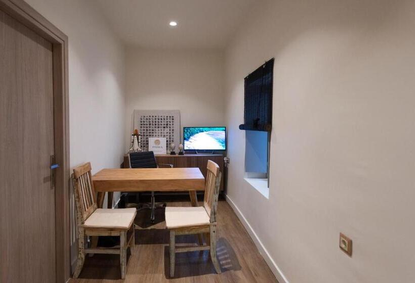 פנסיון Pylosea Luxury Lodge